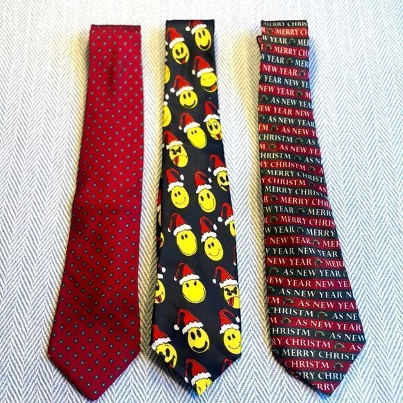 TIE BUNDLE 3 ties Christmas theme or red. USED. - Picture 1 of 7